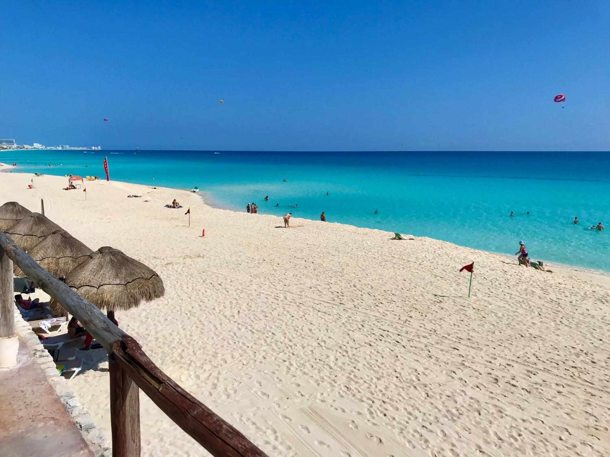 Beachside Apartments Cancún Eksteriør billede